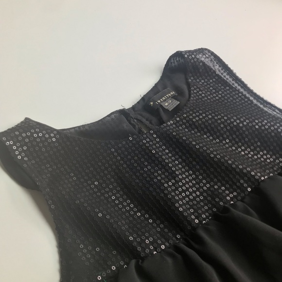 Forever 21 Black Ruffle/Sequenced Top - Picture 6 of 8